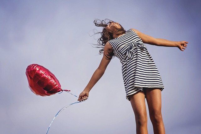 Glück, Freude, Frau, Herzluftballon